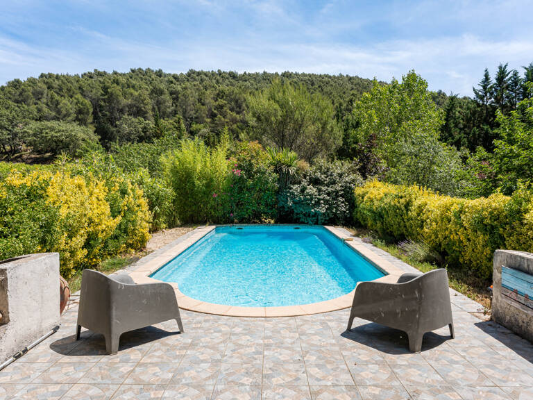 Maison de caractère avec tour en pierre   160 m2 sur 6 000 m — photo 1