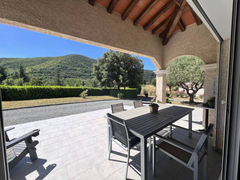Villa  terrain de 2033 m² — photo 1