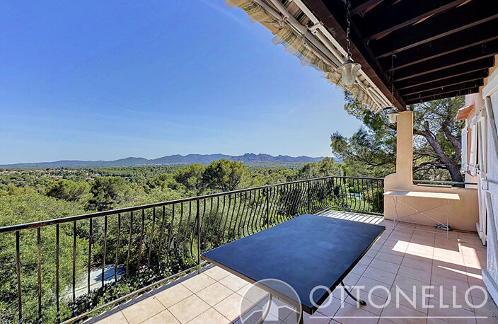 Villa Roquebrune Sur Argens 4 pièces 94,90 m2 sur 2 445 m2 de terrain avec piscine et abri-voiture — photo 2