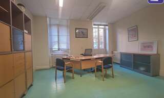 Bureau  56 m² à louer à Foix (09000)