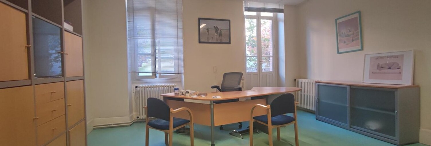 Bureau  56 m² à louer à Foix (09000)