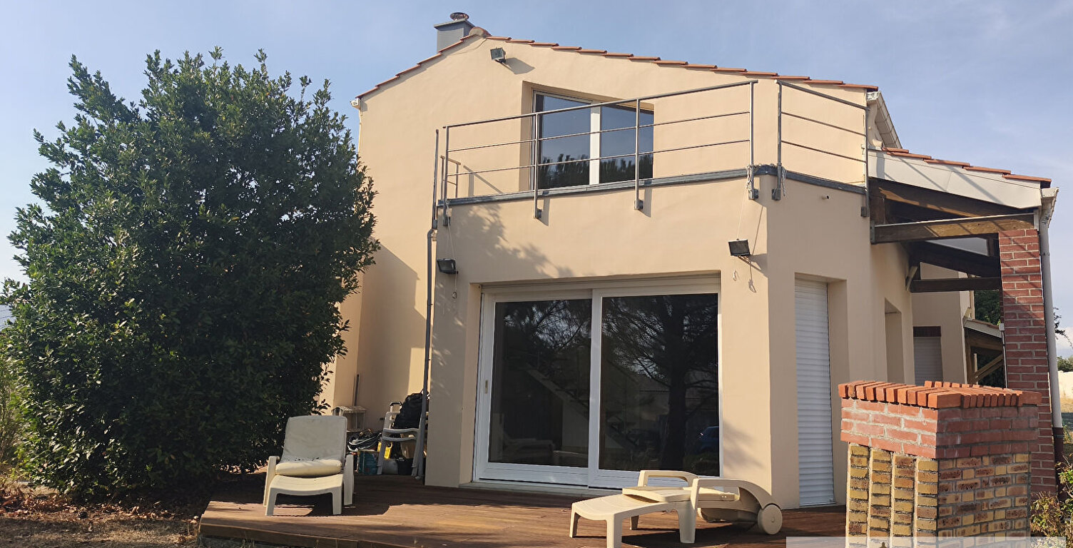 Maison d'architecte - Thaire — photo 1