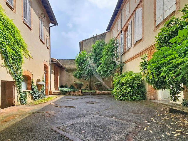 Castelsarrasin ensemble immobilier de caractère. — photo du bien