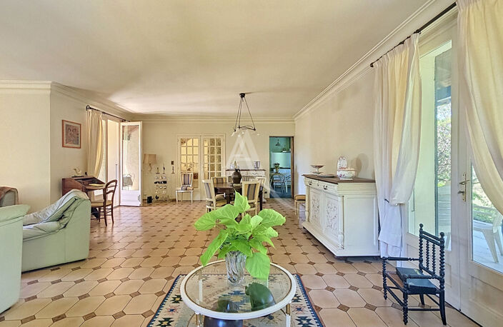 CASTELMAUROU, maison traditionnelle T6  avec sous-sol complet. — photo 3