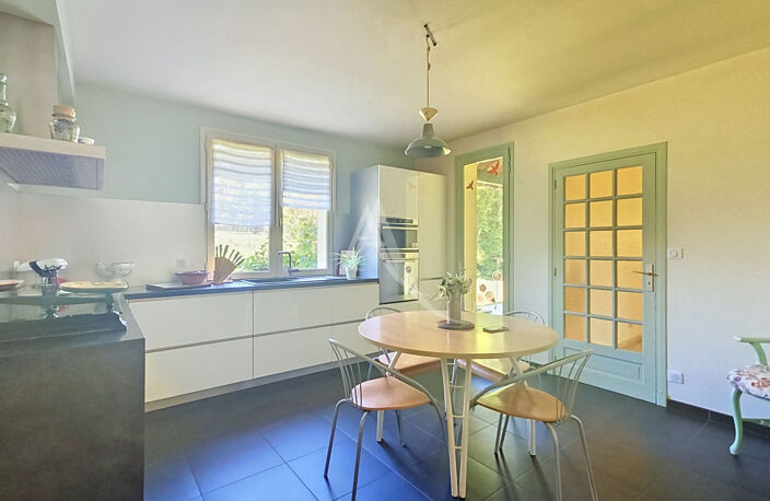 CASTELMAUROU, maison traditionnelle T6  avec sous-sol complet. — photo 5