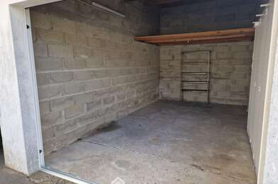 Garage  27600 €