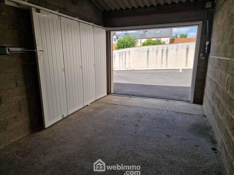 Garage - 15.6m² - La Roche-sur-Yon — photo 1