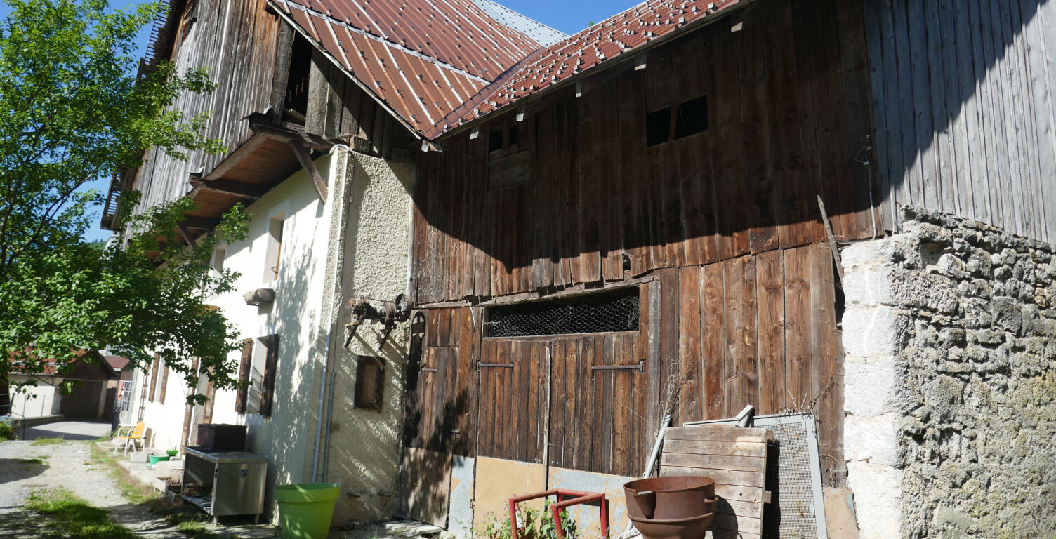 MONTMIN. BATISSE A REHABILITER — photo 1