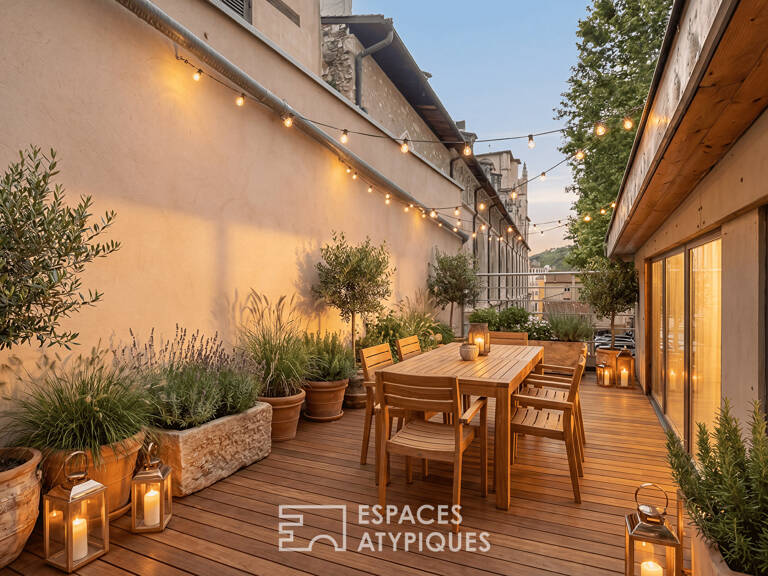 Vienne Historique - Triplex d'architecte avec terrasse à la rénovation contemporaine — photo 1