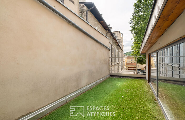 Vienne Historique - Triplex d'architecte avec terrasse à la rénovation contemporaine — photo 5