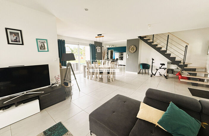A VENDRE Maison 7 pièces à SAINT-M'HERVÉ 143 m² - 309 900  HAI — photo 2