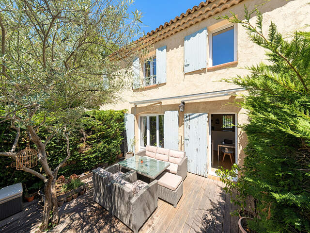 Vente  Aix nord Puyricard proche commodités LC Gestion vous propose dans une résidence standing avec piscine une maison de type 3/4 avec terrasse plein sud, parking, calme. — photo du bien