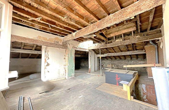 TOULOUSE - Saint-Sernin - combles à aménager de 104 m²  avec ascenseur et terrasse. — photo 4