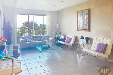 Appartement 4 pièces 263750 €
