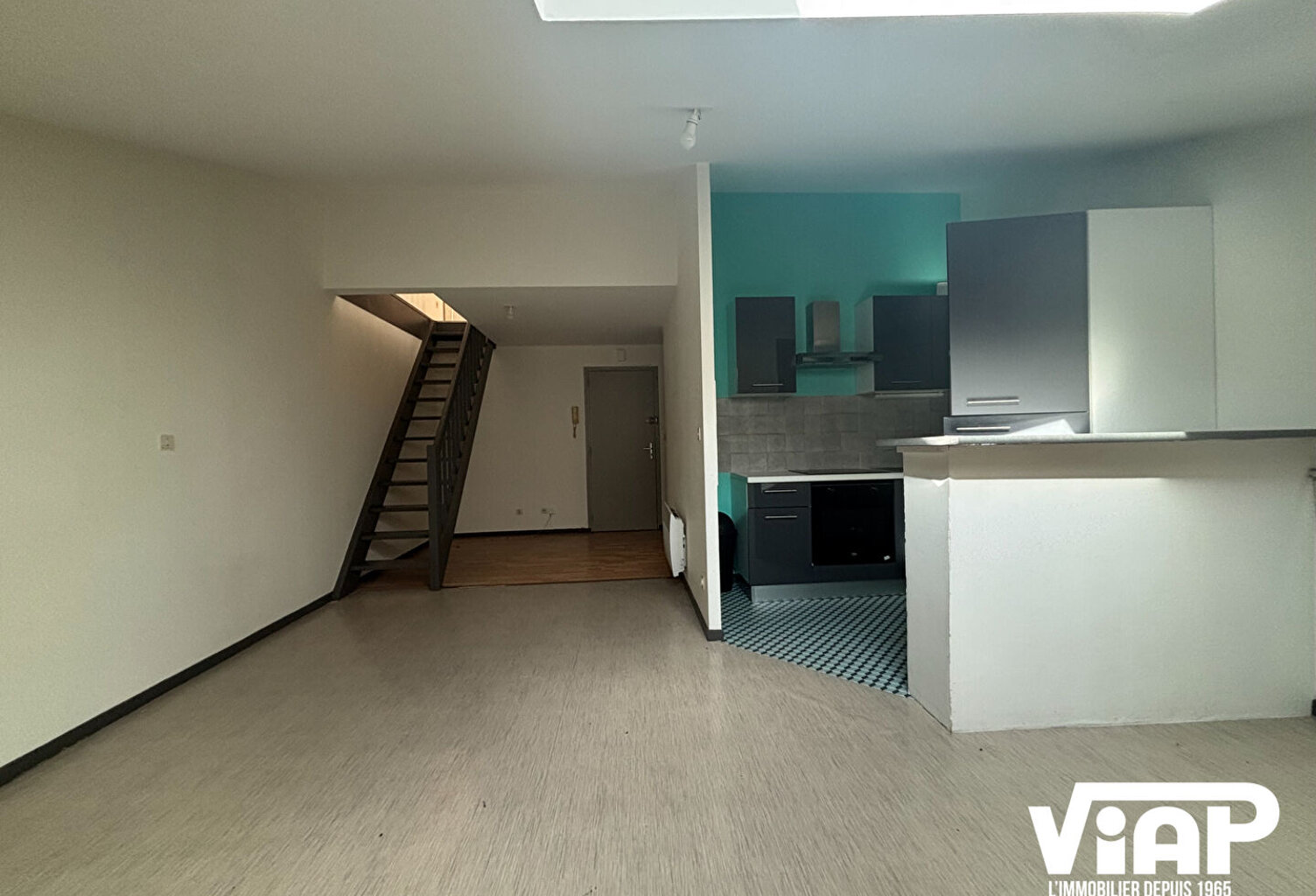 SPACIEUX T3 EN DUPLEX PROCHE DE LA PLACE DENIS DUSSOUBS — photo 1