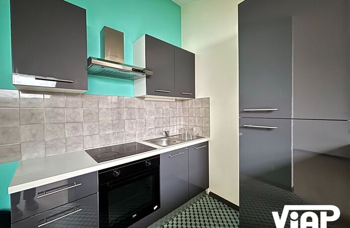 SPACIEUX T3 EN DUPLEX PROCHE DE LA PLACE DENIS DUSSOUBS — photo 4