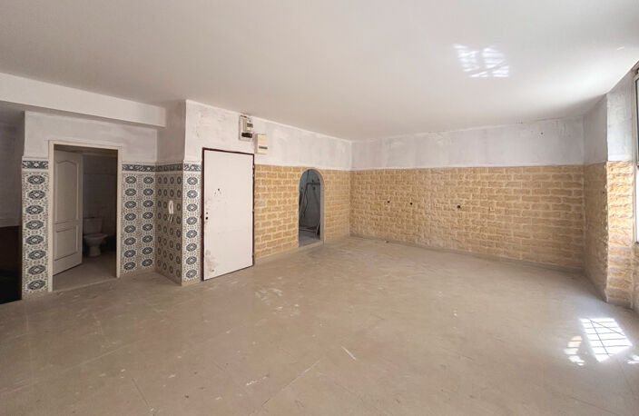 Marseille 1er Belsunce - Magasin sur rue et salle à l'étage — photo 3