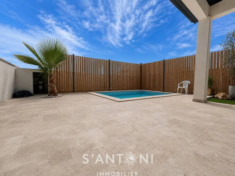 Villa — photo 1