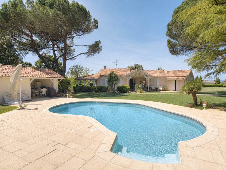 Magnifique villa avec piscine sur côteaux — photo 1