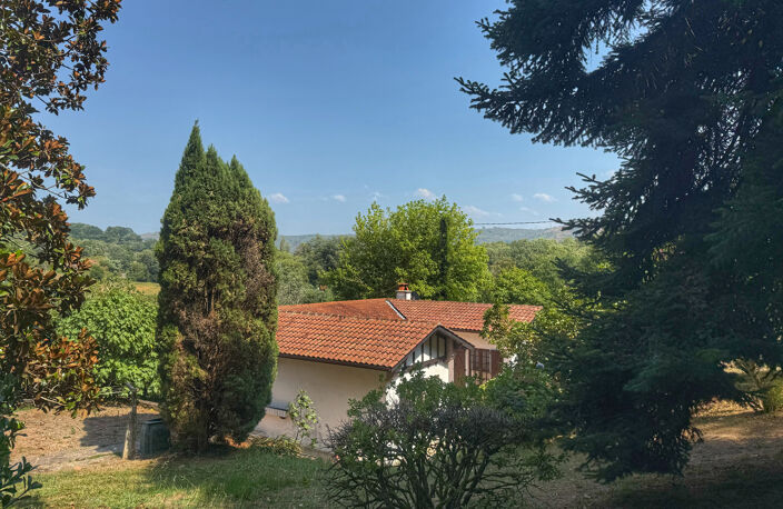 Maison de plain pied avec parc arboré de 2472m2 — photo 5