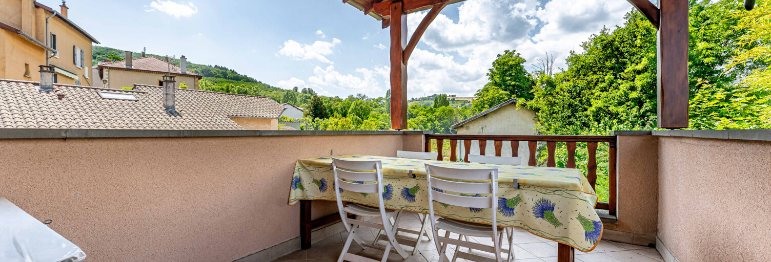 Maison 8 Pièces 153 m² à vendre à Vindry-sur-Turdine (69490)