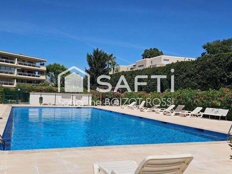 Rare : 2 pièces de 47 m² aux extérieurs exceptionnels et garage fermé, à deux pas de la mer. — photo 1