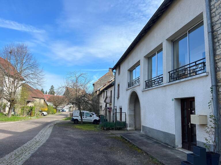 Maison de 112 m2, 3 chambres, garage et terrain. — photo 1