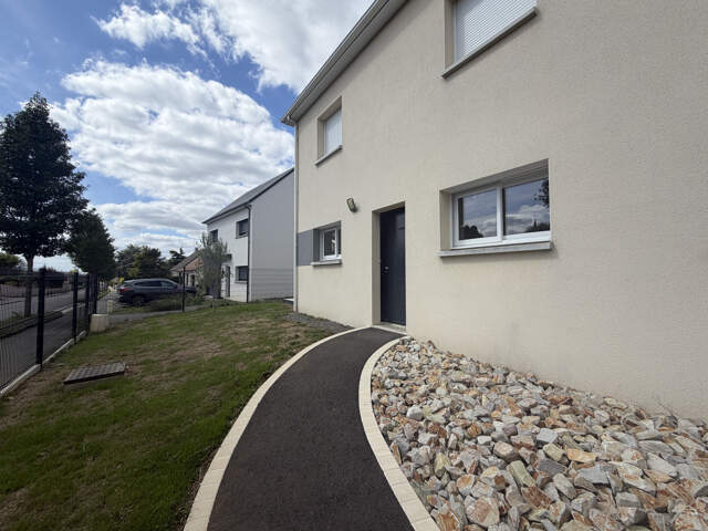 A LOUER SARGÉ-LES-LE-MANS : MAISON 5 CHAMBRES AVEC GARAGE ET — photo du bien