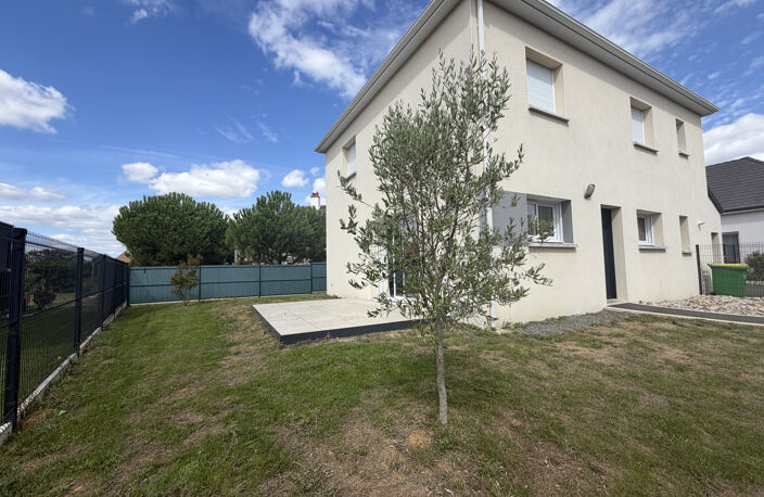 A LOUER SARGÉ-LES-LE-MANS : MAISON 5 CHAMBRES AVEC GARAGE ET — photo 2