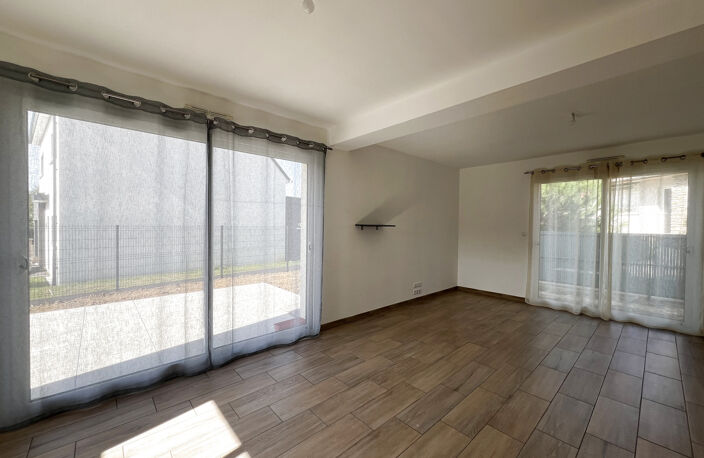 A LOUER SARGÉ-LES-LE-MANS : MAISON 5 CHAMBRES AVEC GARAGE ET — photo 3