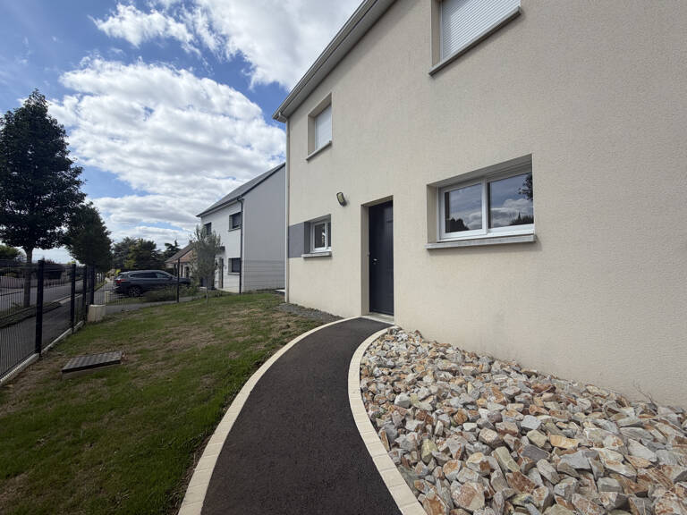 A LOUER SARGÉ-LES-LE-MANS : MAISON 5 CHAMBRES AVEC GARAGE ET — photo 1
