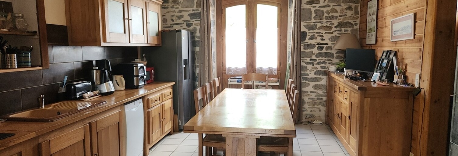 Maison 7 Pièces 177 m² à vendre à Barcus (64130)