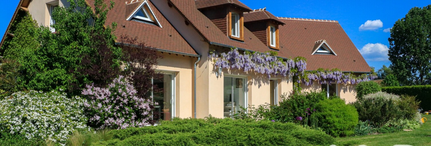 Maison 8 Pièces 240 m² à louer à Chambois (27240)