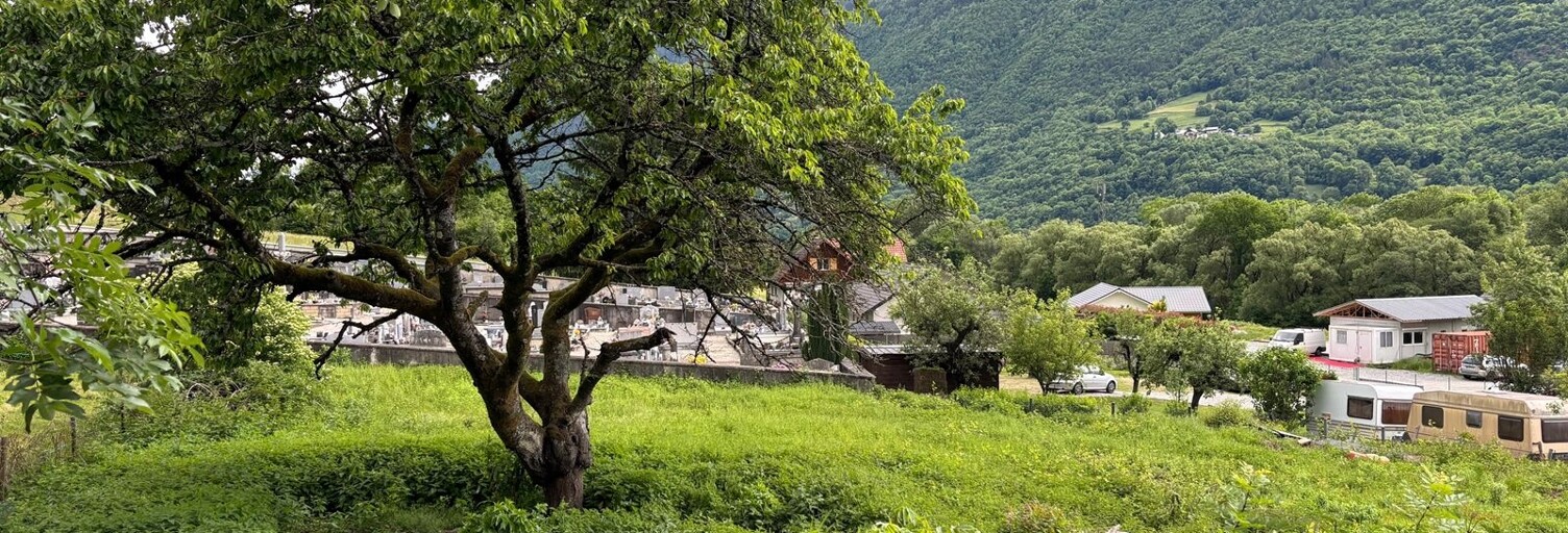 Terrain  2215 m² à vendre à Saint-Rémy-de-Maurienne (73660)