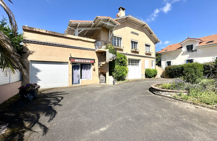 Bien rare au coeur de Sauveterre-de-Béarn : maison familiale — photo 2