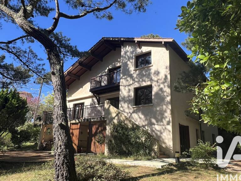 Vente Maison/villa 8 pièces — photo 1