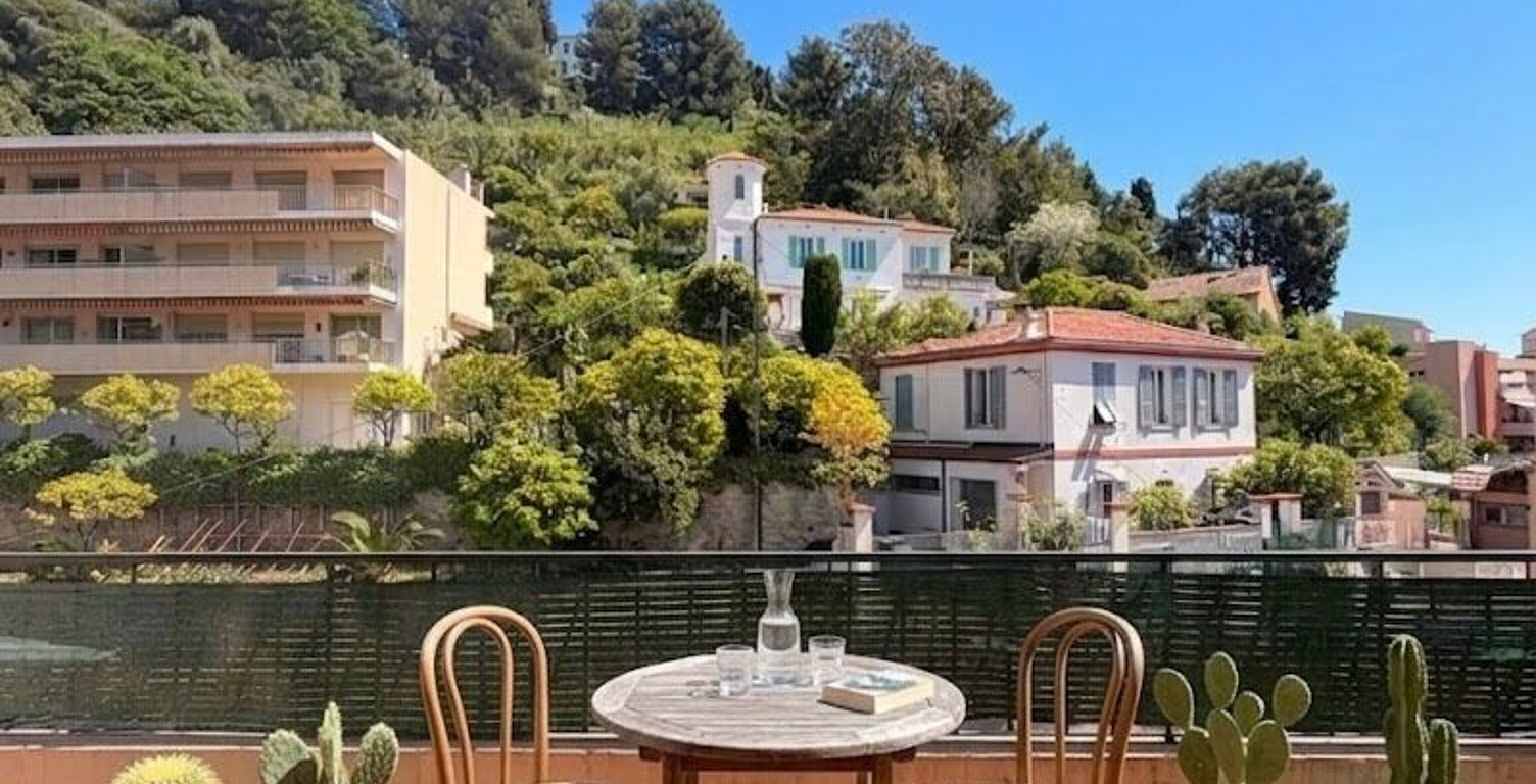 APPARTEMENT + IMMENSE TERRASSE + PARKING GARAGE A MENTON — photo 1
