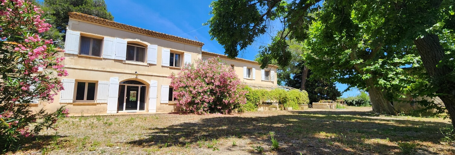 Maison 9 Pièces 335 m² à vendre à Arles (13200)