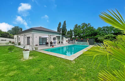 Maison contemporaine de plain-pied avec piscine chauffée et prestations haut de gamme — photo du bien
