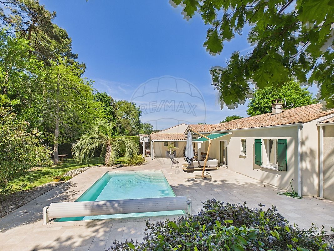 Villa / Maison  T6 à vendre Mathes (Les) 17570