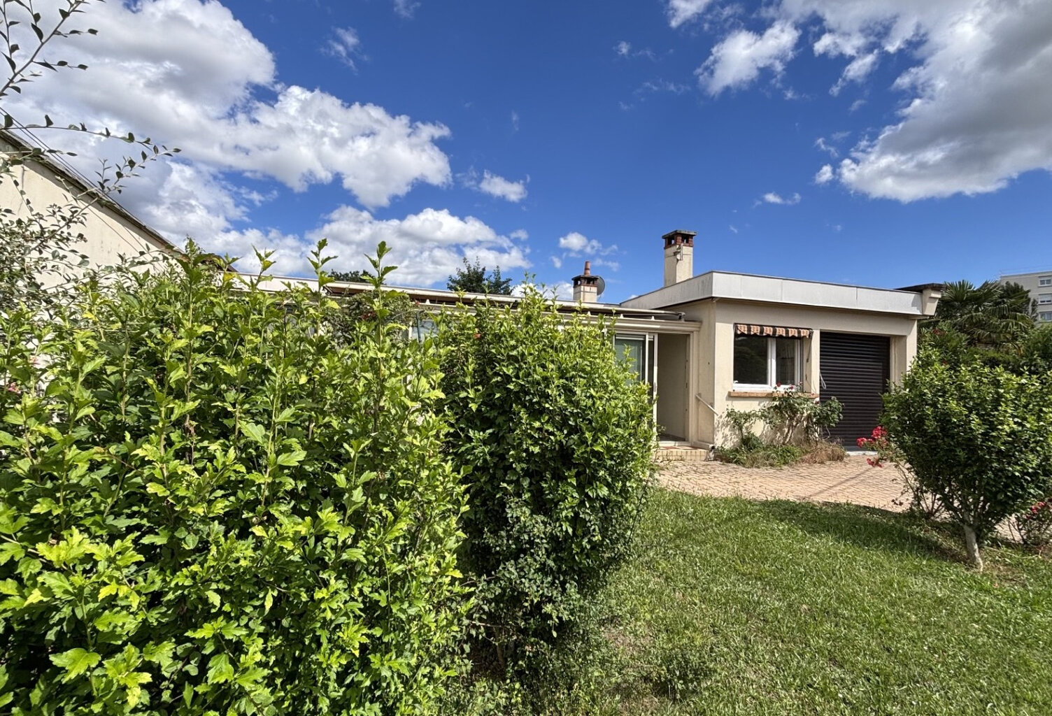 Maison individuel en copropriété de plain-pied 'T4' avec 589 — photo 1