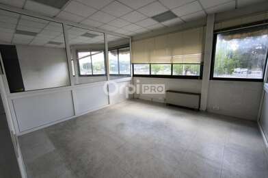 Bureau  1800 €