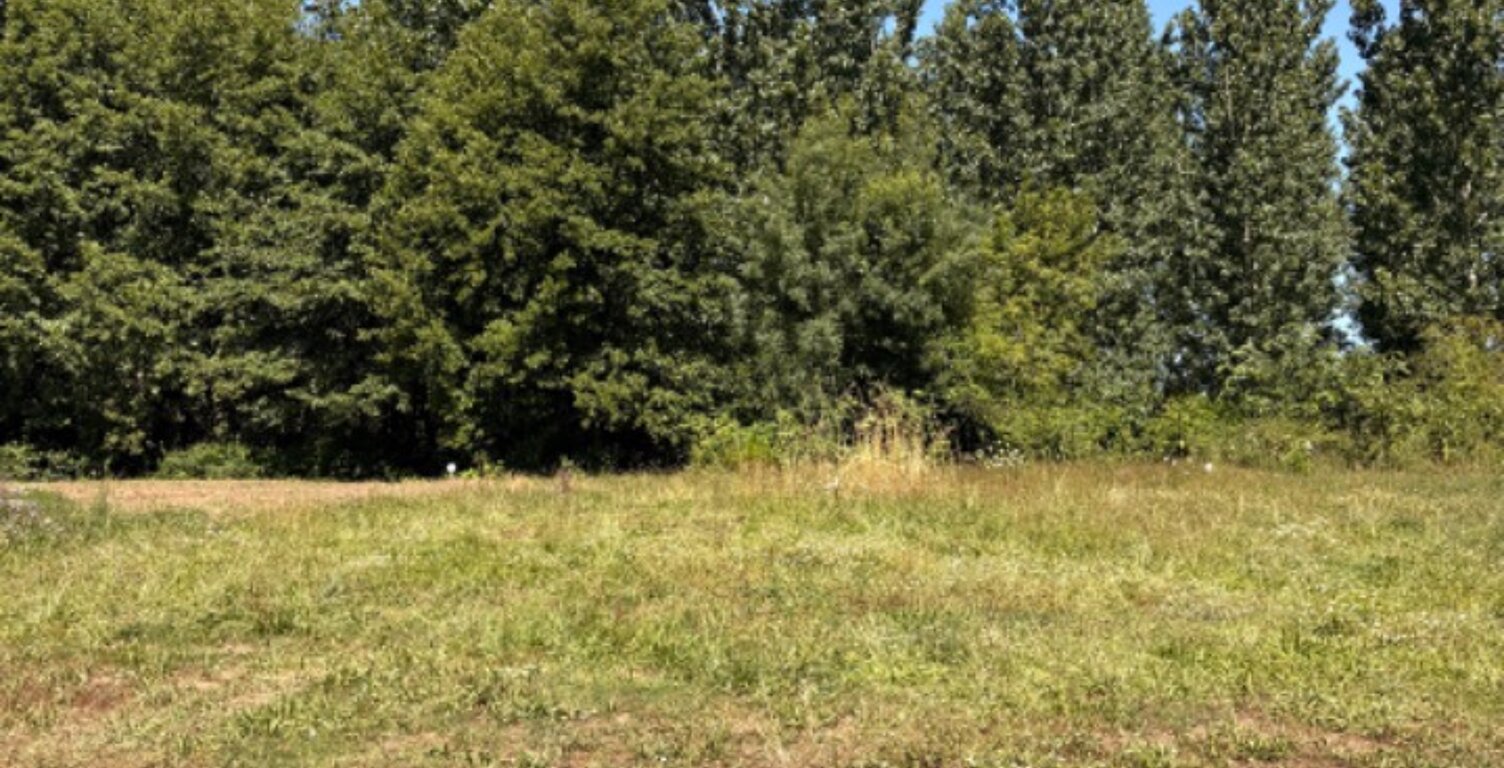 Terrain à bâtir à Vayres (33870) — photo 1