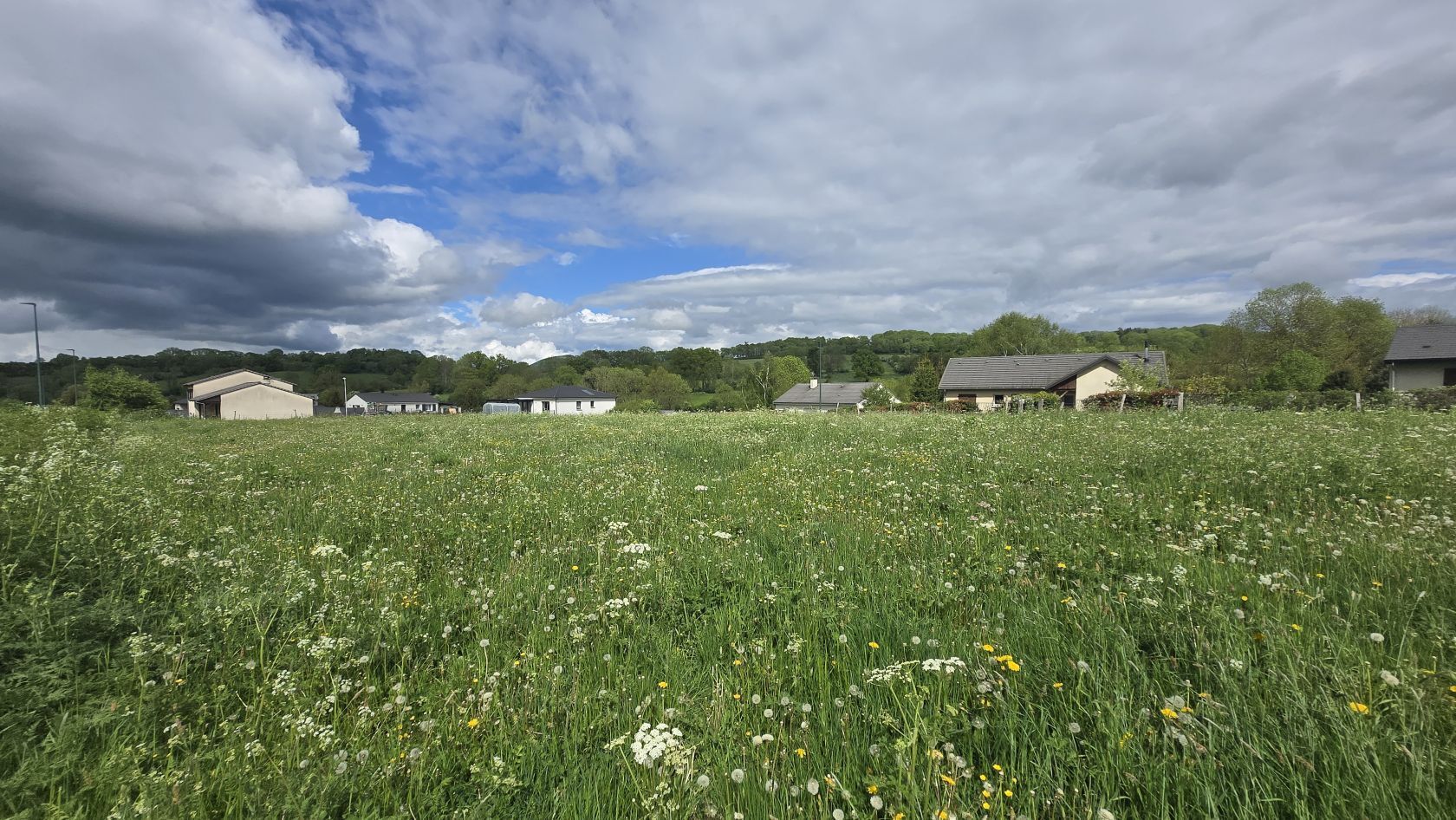 Terrain à bâtir de 518 m² à OLBY (63)