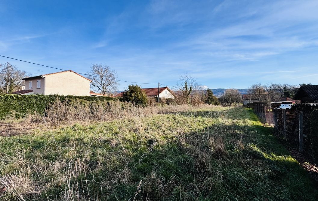 Terrain à bâtir de 680 m² à PESCHADOIRES (63)