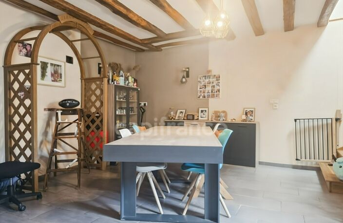 Maison de campagne avec 4 chambres, potentiel d'aménagement et terrain sans vis-à-vis à Tresson — photo 4