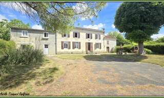 Maison 8 Pièces 226 m² à vendre à Saint-Pierre-de-Juillers (17400)