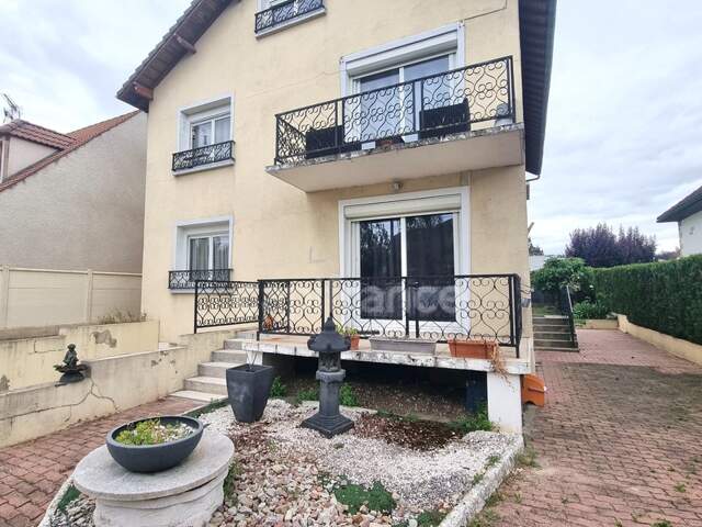 Dpt Yvelines (78), à vendre GARGENVILLE maison P8 de 170 m² - Terrain de 430,00 m² — photo du bien