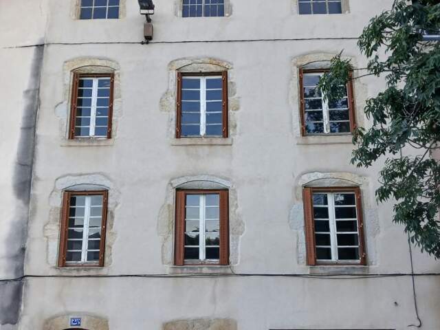 Maison de ville 88 m² avec garage, grenier aménageable et fort potentiel d'investissement – Quartier du Moutier à Thiers — photo du bien