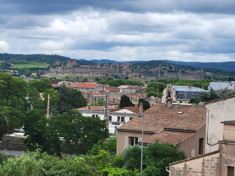 Rare à la vente : Appartement à vendre 4 pièces avec vue d'exception sur la cité de Carcassonne. Prix de vente : 124200€ — photo 1